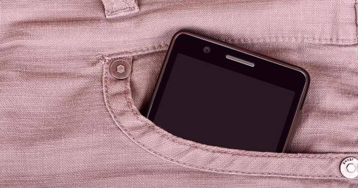 Usar el celular en el bolsillo te puede dejar estéril