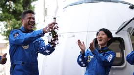 Secretos espaciales: Astronautas confiesan cómo esconden bebidas alcohólicas en sus misiones 