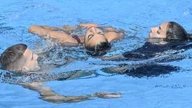“Estuvo dos minutos sin respirar”: el impactante relato del rescate a nadadora que se desmayó en plena competencia