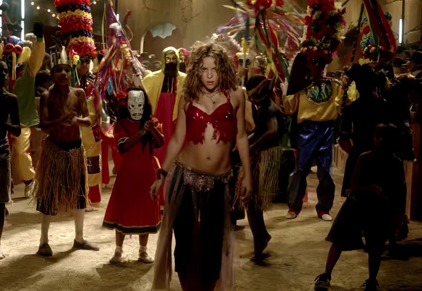 Shakira en su video "Hips Don't Lie"
