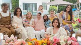 Demi Moore y la actual esposa de Bruce Willis celebran juntas el Día de las Madres