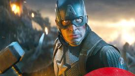 Capitán América puede levantar su escudo y el Mjölnir, pero Chris Evans considera pesado su nuevo iPhone
