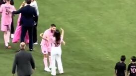 “Espera, ese no es Messi”: Antonella se confundió y por poco ‘se trompea’ a Jordi Alba