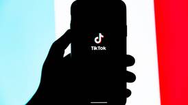 Un hombre muere al caer de un acantilado por grabar un video de TikTok