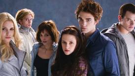 ¡Reunión de Crepúsculo! Actores se reúnen para un nuevo ‘retrato familiar’ de los Cullen y así lucen