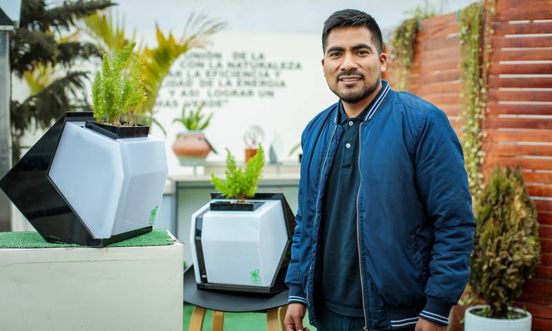 Creador de Alinti, el biocargador que usa plantas para generar energía