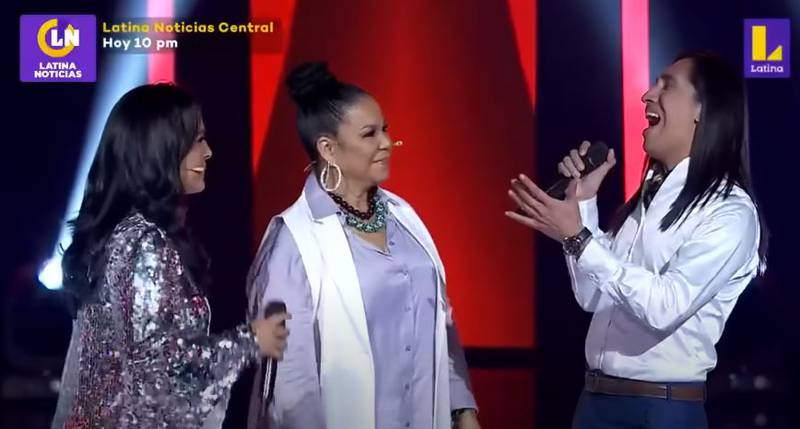 Las cantantes Daniela Darcourt y Eva Ayllón con el seleccionado Jorge Antonio en La Voz Perú.
