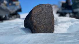 Descubren en la Antártida meteorito de casi ocho kilos y decenas de miles de años