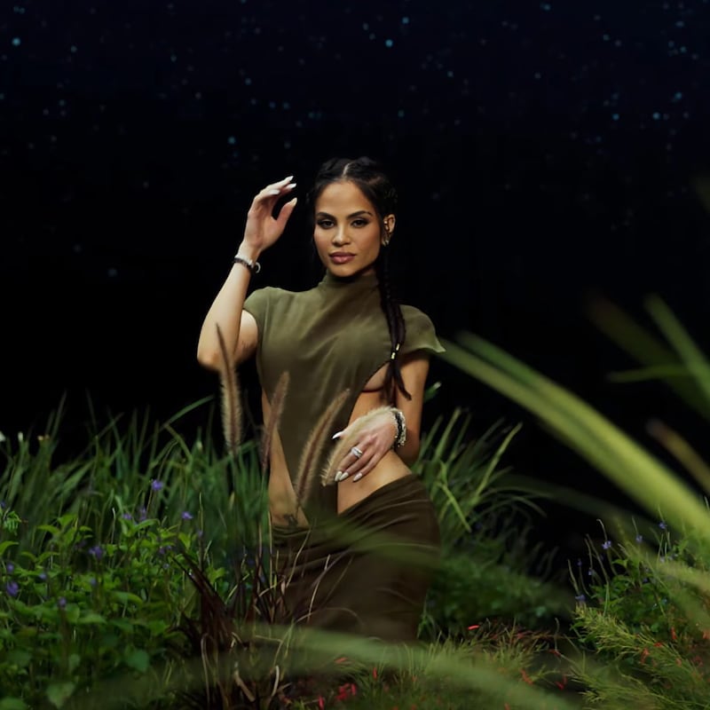 Natti Natasha en video musical.
