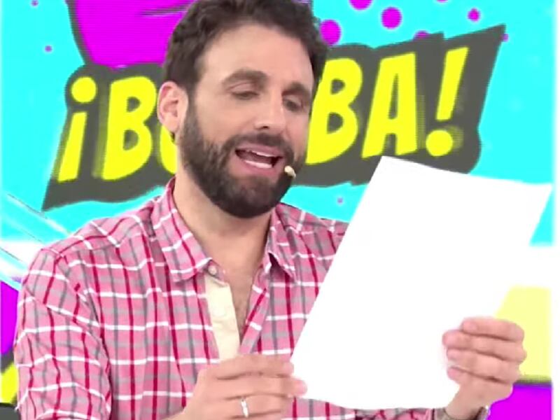 ‘Peluchín’ le devuelve el dardo a panelista argentina tras llamarlo “payaso”: “Ella se cree Susana Giménez”