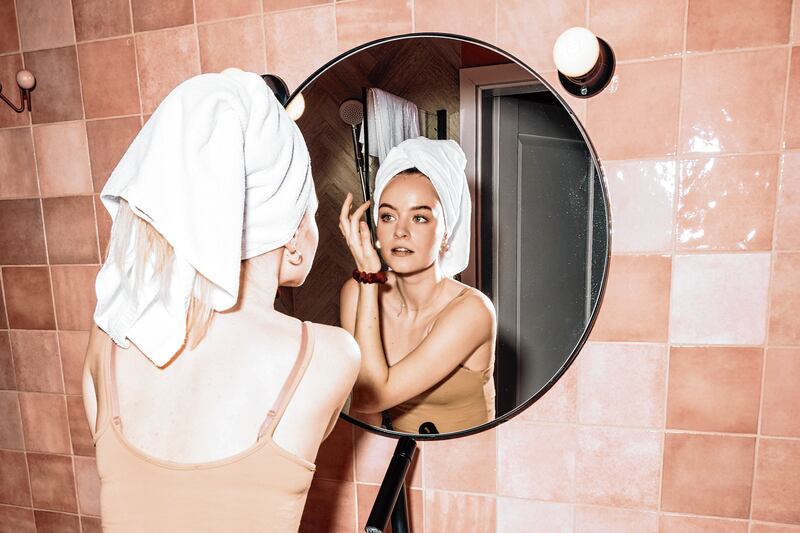 Retrasa la aparición de arrugas y el envejecimiento con tu limpieza facial diaria