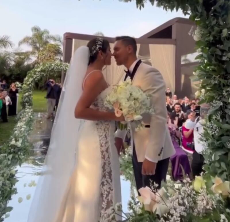 Melissa Paredes Anthony Aranda se dieron el "sí".