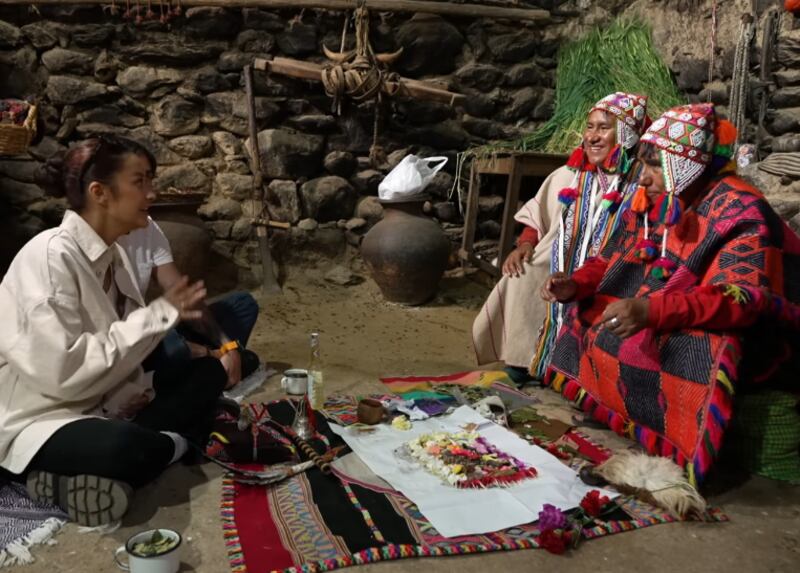 Shay Mitchel visitó Perú con la docuserie "Thrist".