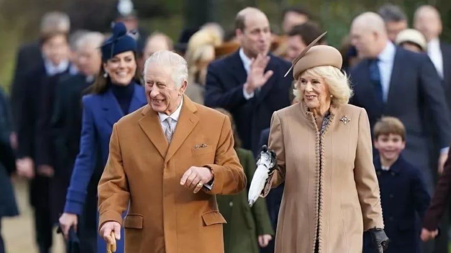 A família real caminhou por Sandringham na manhã de Natal 
Imagem:reprodução/Instagram/@theroyalfamily