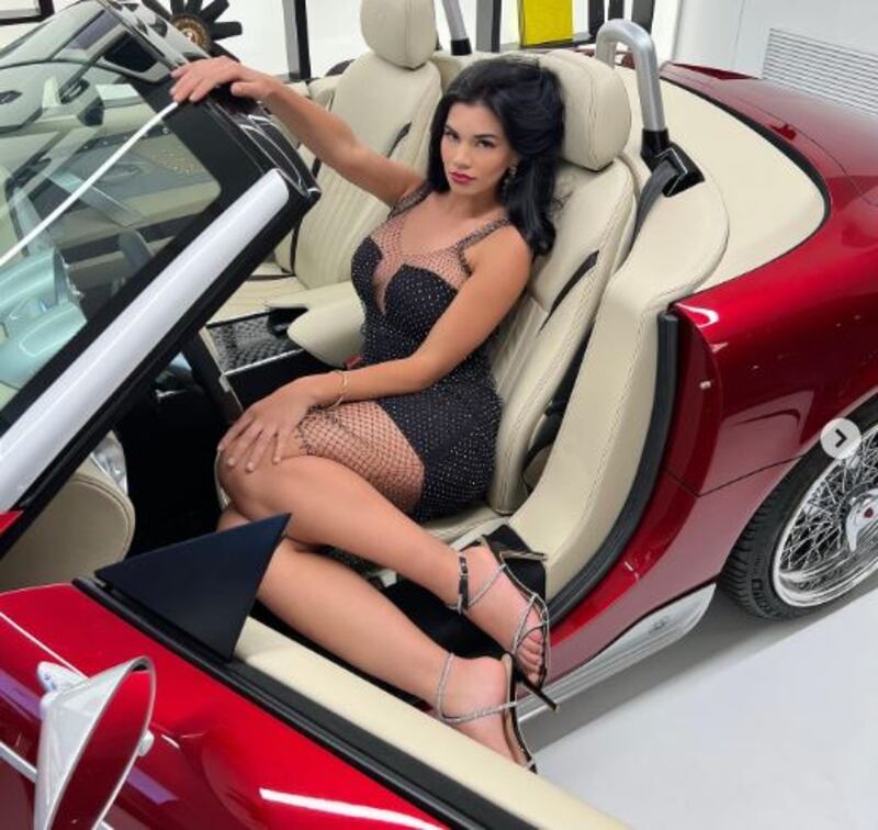 Samantha Batallanos, la modelo peruana que estuvo en un evento con el magnate Dan Bilzerian.