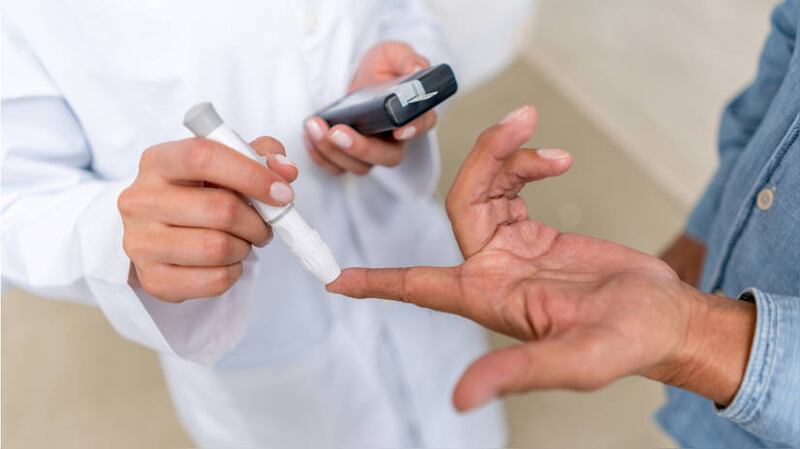 Las personas con diabetes deben evitar tantos carbohidratos refinados.