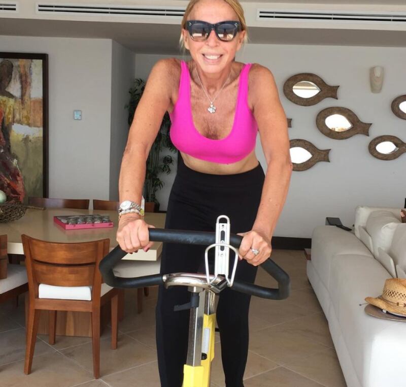 Laura Bozzo se vio rejuvenecida en las redes sociales.