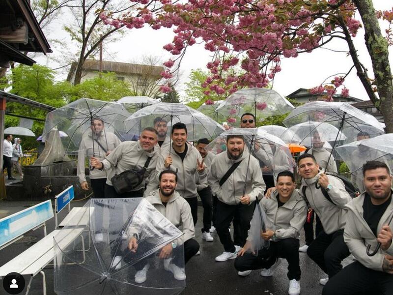 Banda El Recodo se viralizó por un show en las calles de Japón que la policía al final impidió