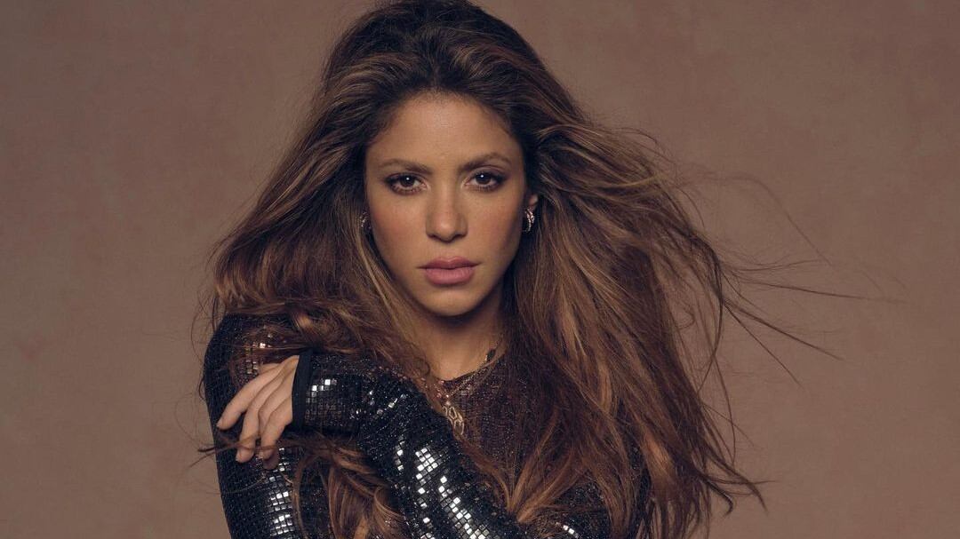 El más reciente post de Shakira en Instagram ha desatado la reacción de toda su fanaticada al saber que le hará arreglos a su nuevo disco.