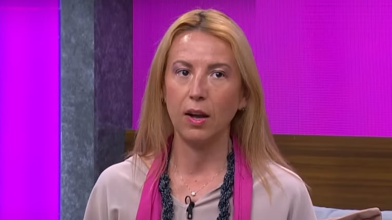 Mulher viraliza após falar ‘idioma alienígena’ em programa ao vivo de TV