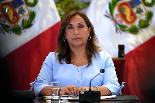Fiscalía cita a presidenta de Perú a declarar por muertes en protestas