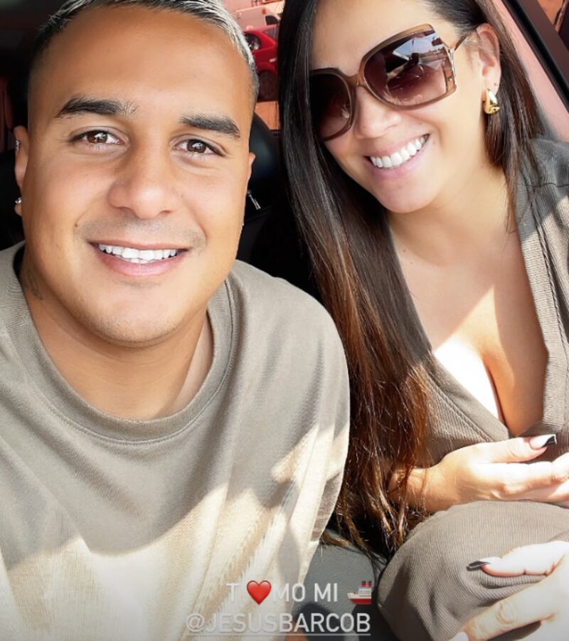 Melissa Klug apareció enamorada de Jesús Barco.