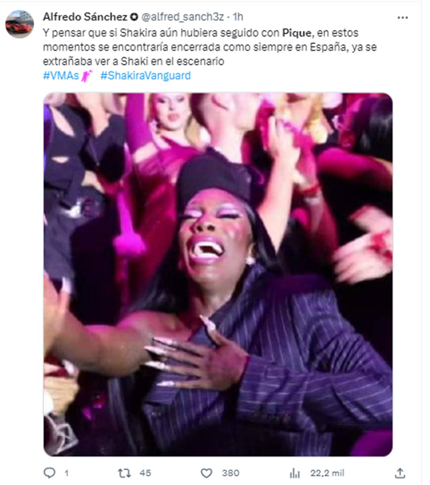 Las posibles reacciones de Clara Chía ante la “arrastrada” que le dio Shakira en los VMA.