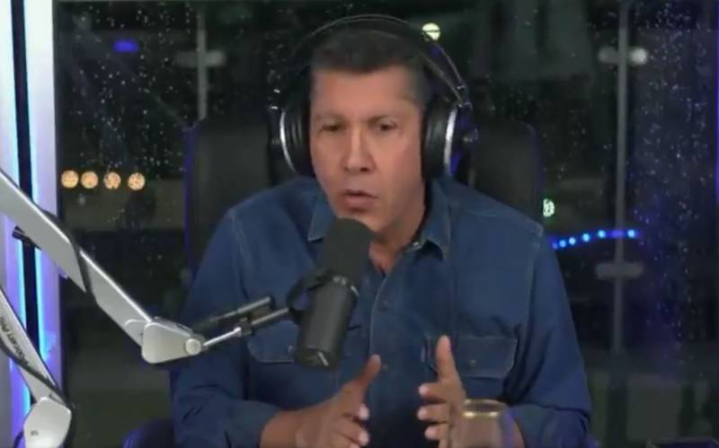 El político venezolano Henri Falcón en una entrevista de radio.